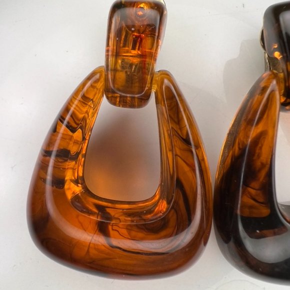 Vintage Lucite Tortoise Shell Door Knocker CLip on  Earrings - Picture 6 of 7